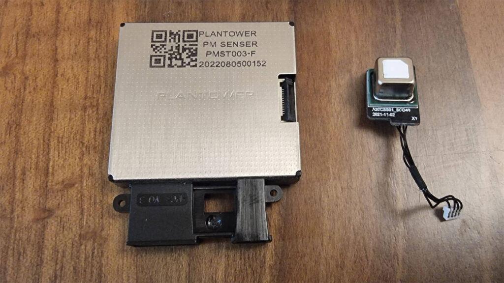 Aqara S1 Air Quality Monitoring Panel KQJCMB11LM Disassembled Plantower PMST003 Sensor vs Sensirion SCD40 CO2 Sensor