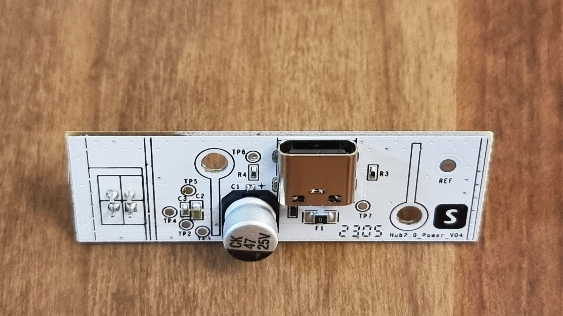 SwitchBot Matter Hub 2 Open Power PCB with USB-C