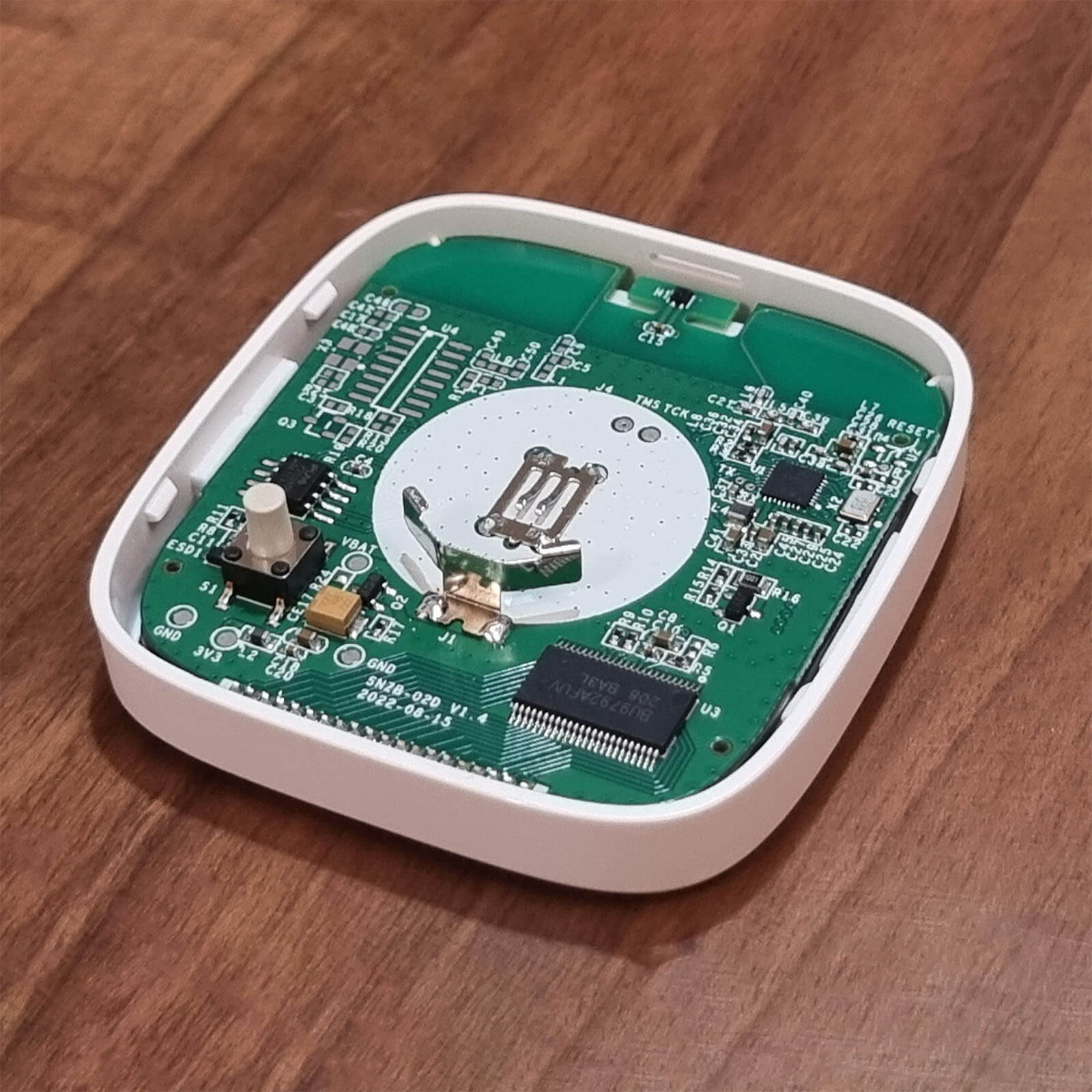 SONOFF SNZB-02D review - A Zigbee temperature & humidity sensor with a  2.5-inch display - CNX Software