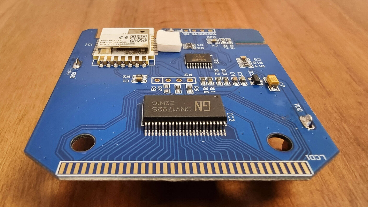 Zigbee Temperature & Humidity Sensor with an LCD SmartHomeScene