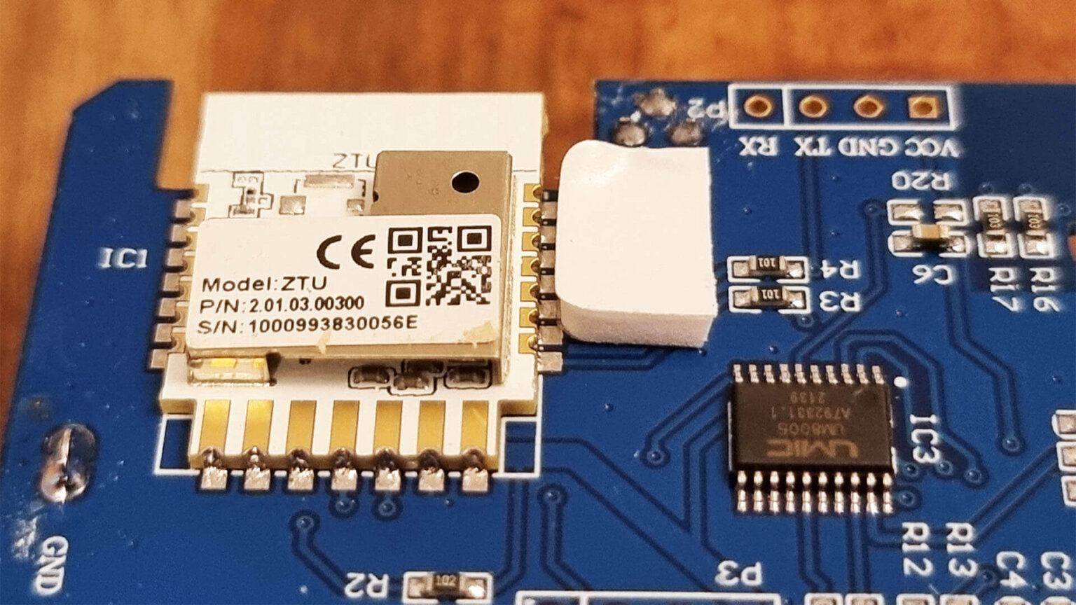 Zigbee Temperature & Humidity Sensor with an LCD SmartHomeScene