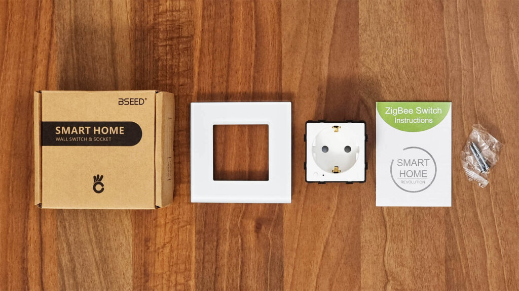 BSEED 16A Zigbee Smart Socket with Energy Meter Package Contents
