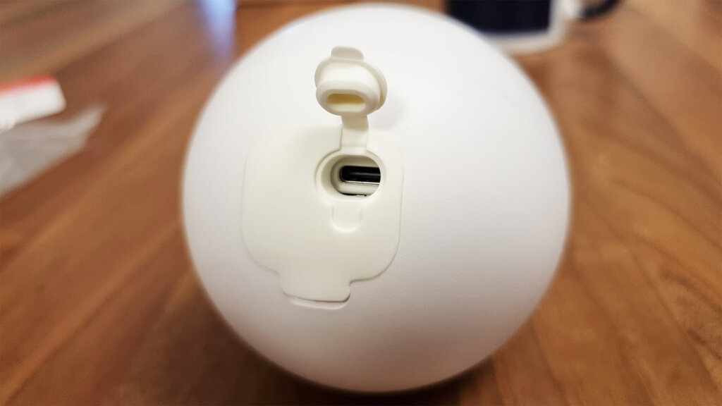SwitchBot Outdoor Spotlight Camera Design USB-C Connector