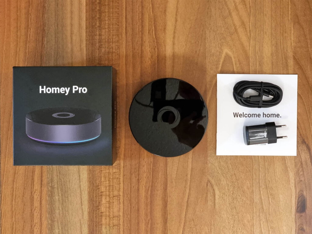Homey Pro Package Contents
