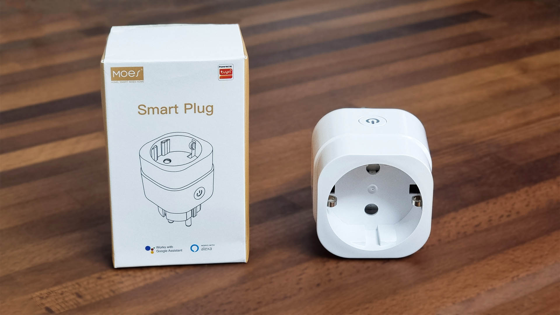 Moes Zigbee Smart Plug with Energy Meter Review - SmartHomeScene