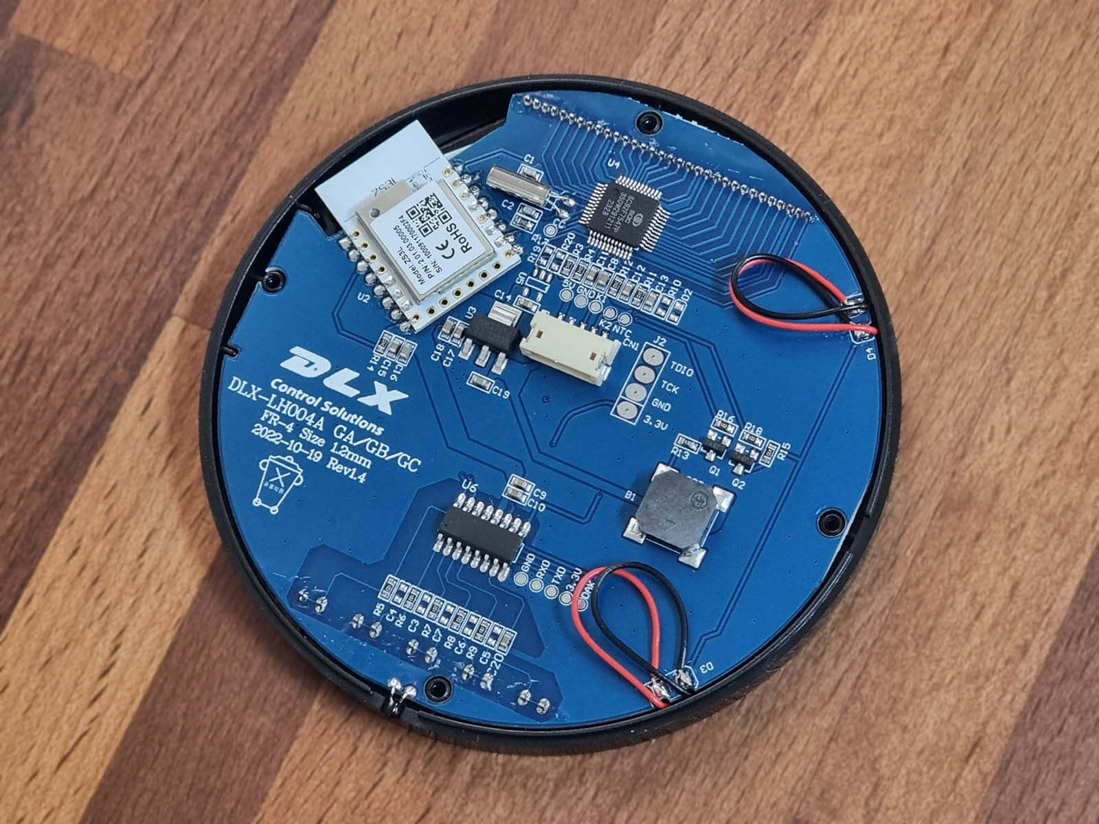 New Zigbee Thermostat with Sleek Round Design - SmartHomeScene