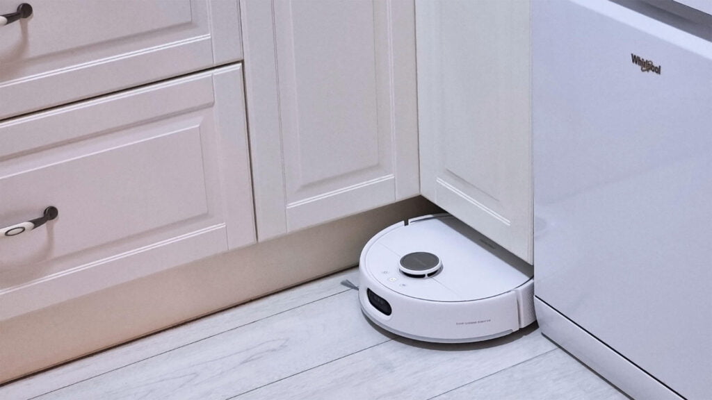 SwitchBot S10 Robot Vacuum Review: Docket at Wet Station