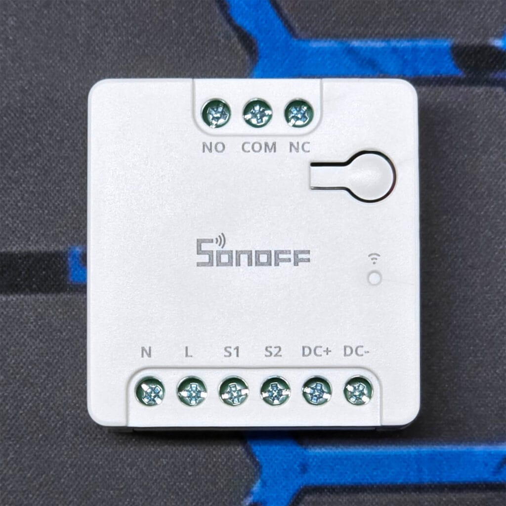 Sonoff Matter Dry Contact Smart Switch MINI-D Review: Top View