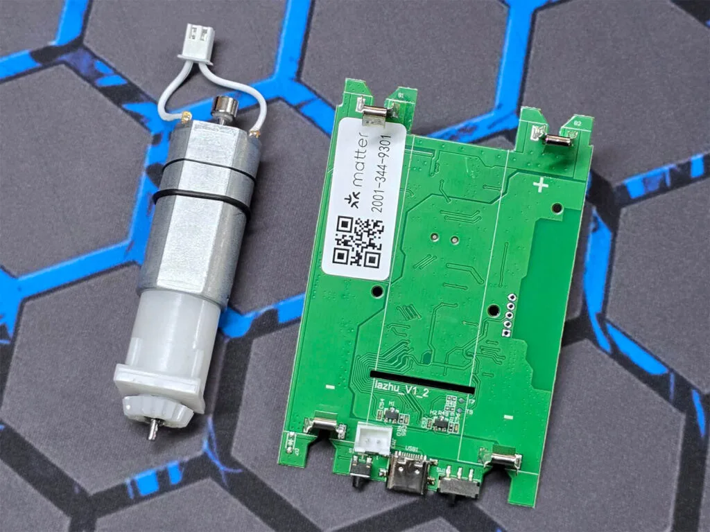 Zemismart Matter Over Thread Roller Shade Driver MTP1 Review: Main motor and PCB