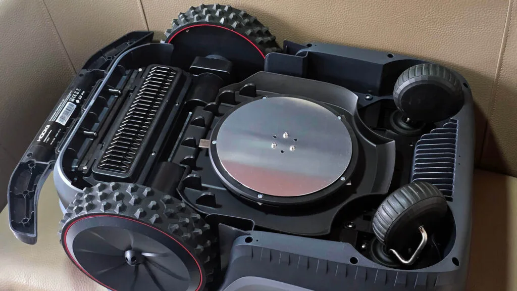 HOOKII Neomow X Robotic Lawn Mower Review | SmartHomeScene