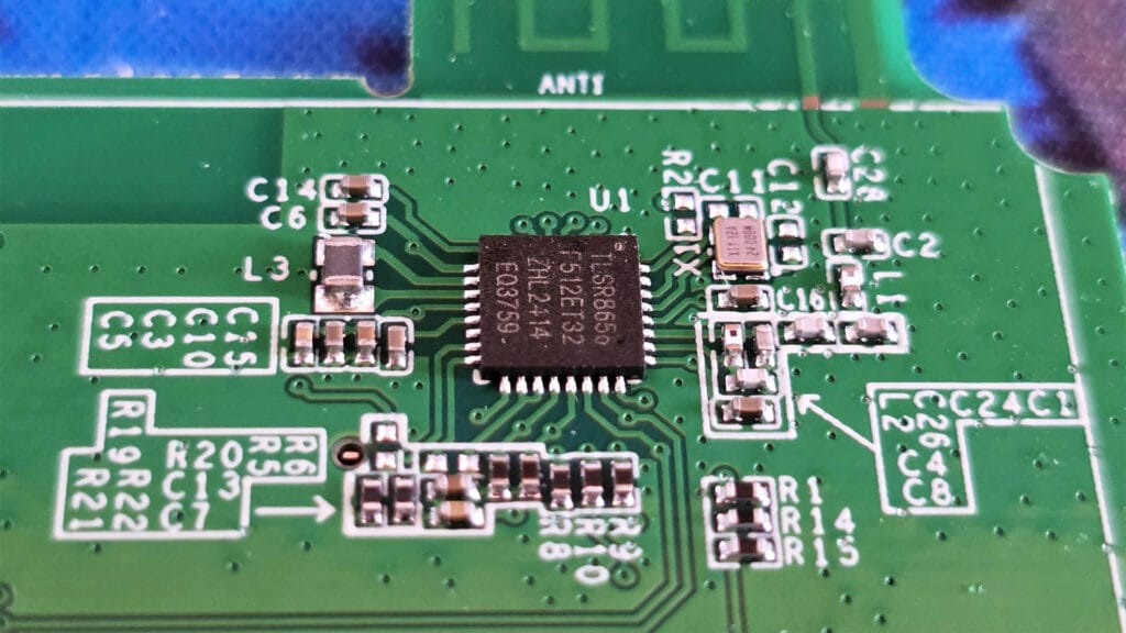 Sonoff SNZB-02LD and 02WD Zigbee Temperature Sensor SmartHomeScene Review: Connectivity Module