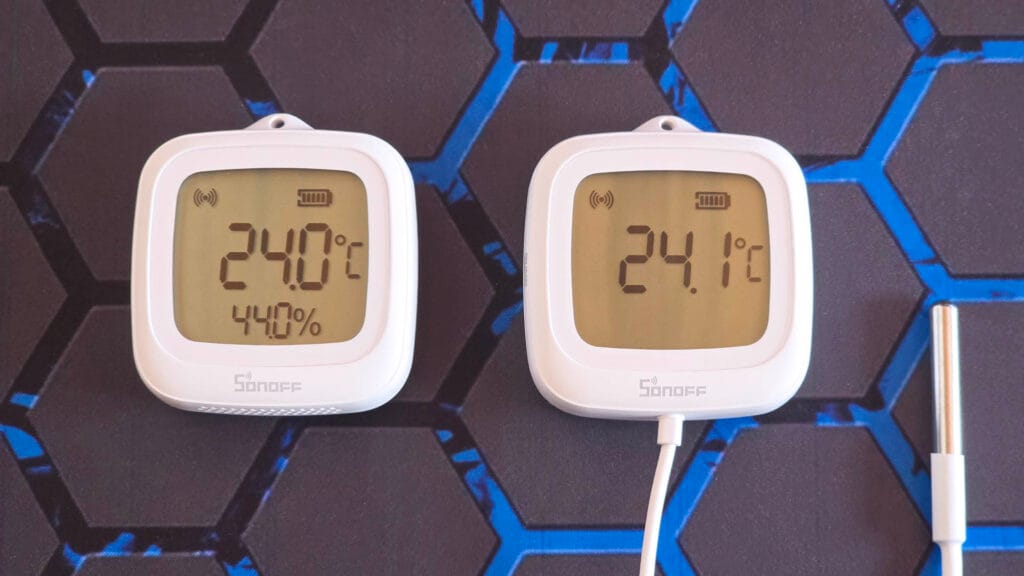 Sonoff SNZB-02LD and 02WD Zigbee Temperature Sensor SmartHomeScene Review: Display Differences