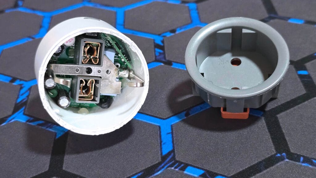 Sonoff Zigbee Smart Plug S60ZB Review by SmartHomeScene: Open