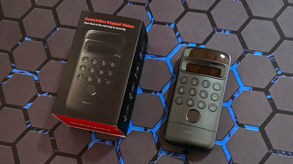 SwitchBot Keypad Vision SmartHomeScene Review: Box and device
