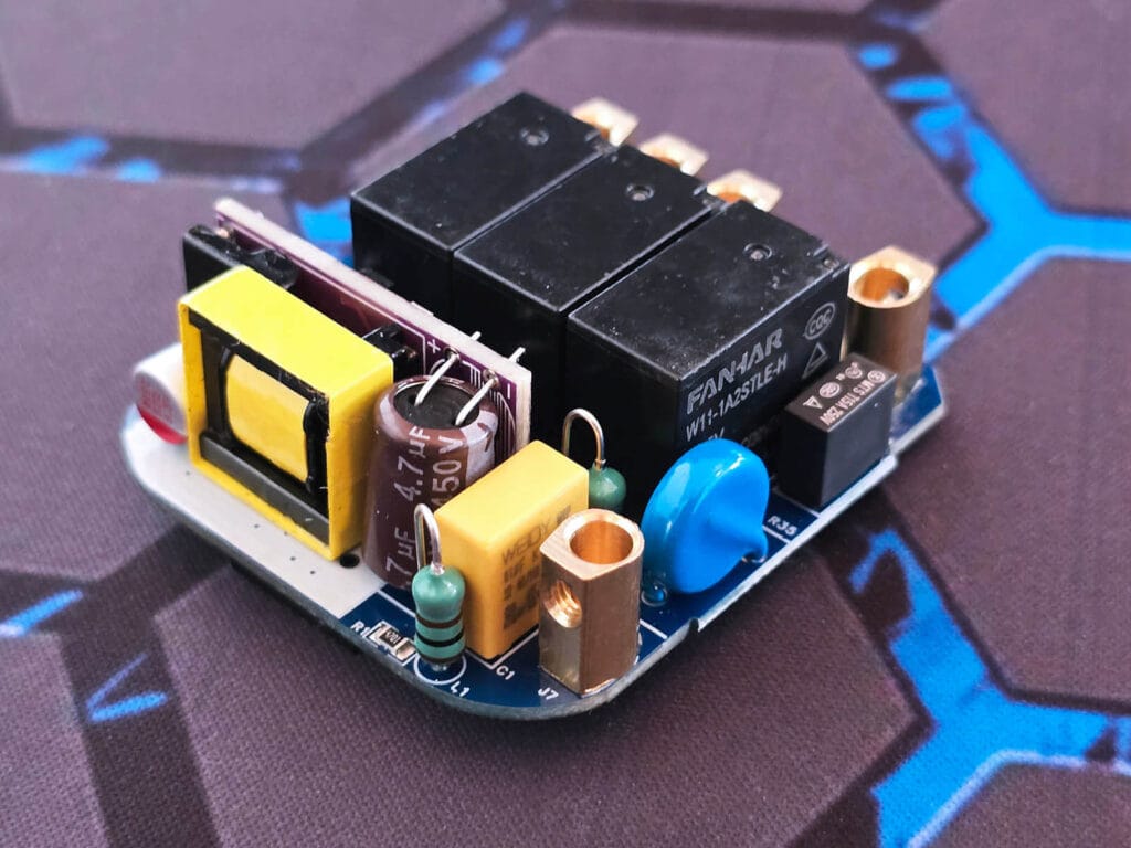 Zemismart ZMS-206 Zigbee Screen Switch Review by SmartHomeScene: Main Power Board with Relays