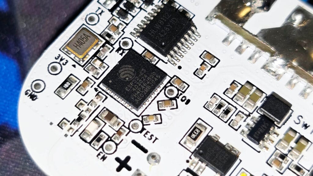 SwitchBot Relay Switch 1/1PM/2PM Matter Testing and Review by SmartHomeScene: Communication Module