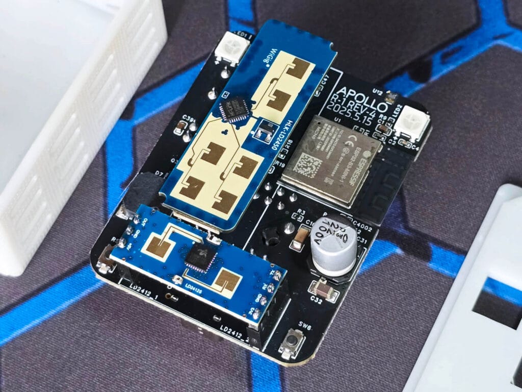 Apollo R PRO-1 Presence Multisensor Review by SmartHomeScene: Dual mmWave Radars