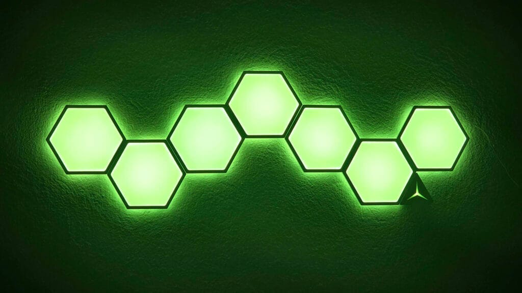 Linkind EP6 Smart Hexagon Panels Review by SmartHomeScene: Green