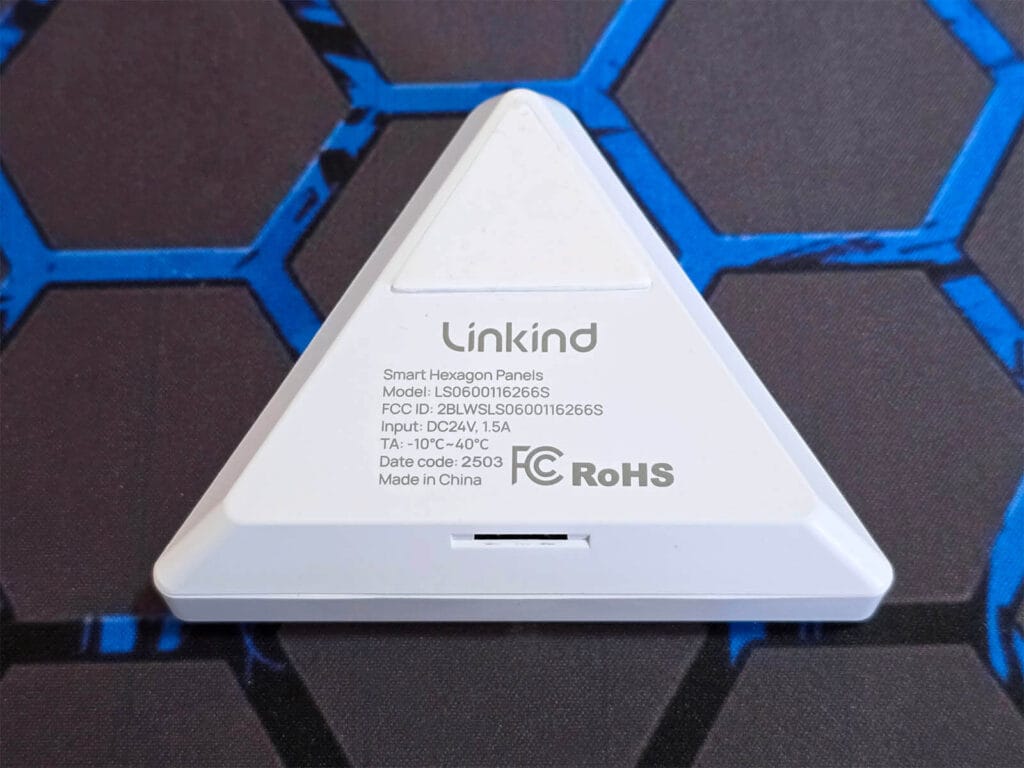 Linkind EP6 Smart Hexagon Panels Review by SmartHomeScene: Back of Button Controller