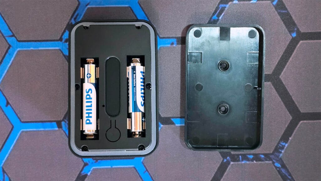 eWelink MS1 Rain Detector Review SmartHomeScene: Batteries Compartment