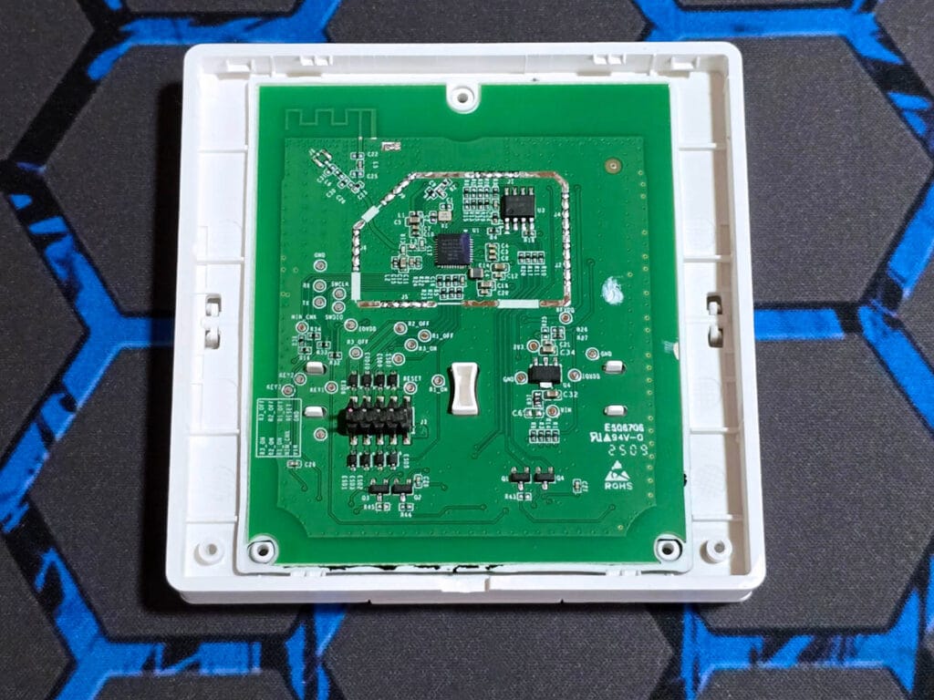 Sonoff SwitchMan ZBM5 Zigbee Wall Switch Review SmartHomeScene: Buttons PCB and MCU