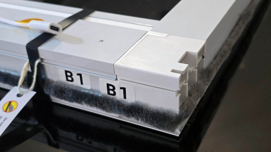 SmartWings Skylight Shades Matter over Thread Review SHS: Assembly Side B