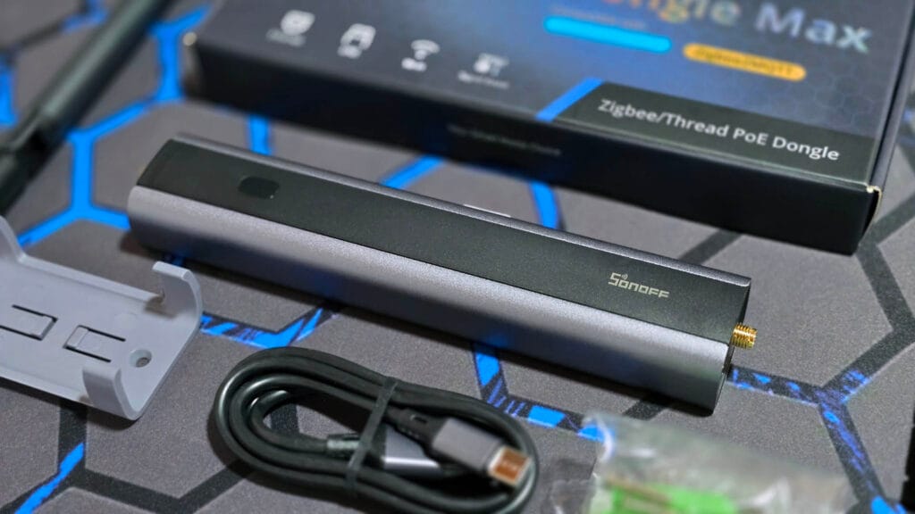 Sonoff Dongle Max Zigbee Thread Coordinator Review SHS Device Closeup