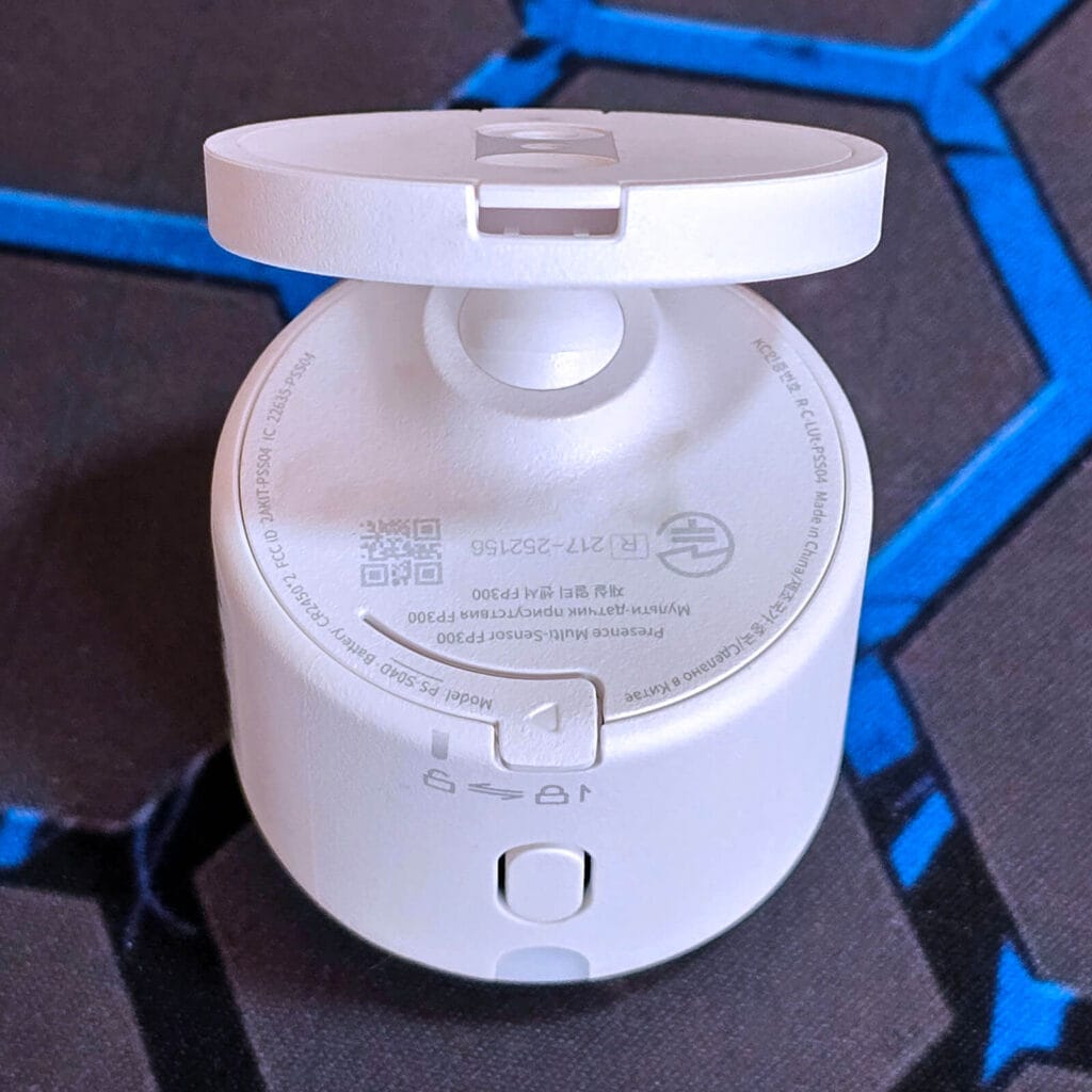 Aqara FP300 Presence Multi-Sensor Review SmartHomeScene: Button on Bottom