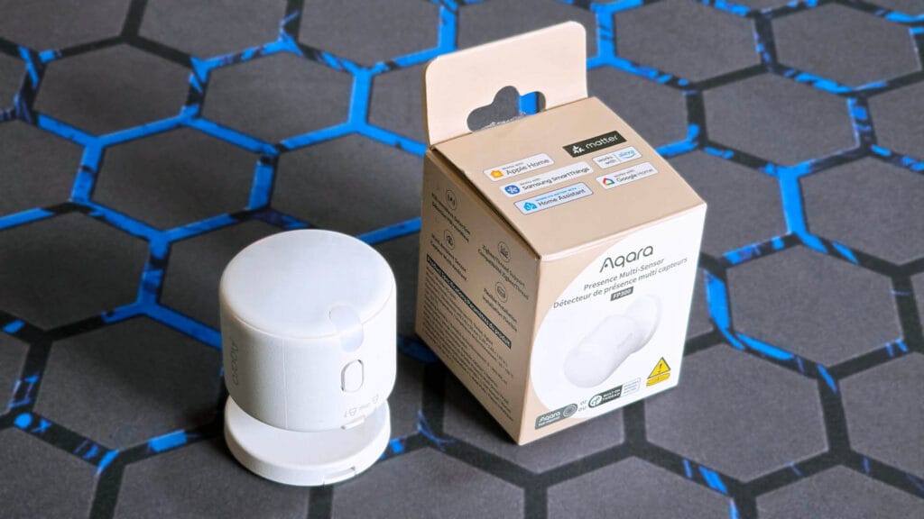 Aqara FP300 Presence Multi-Sensor Review SmartHomeScene: Box and Sensor