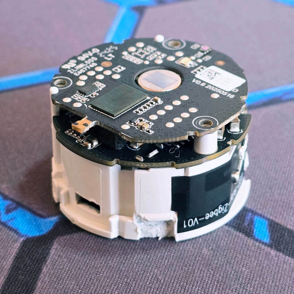 Aqara FP300 Presence Multi-Sensor Review SmartHomeScene: Open PCB