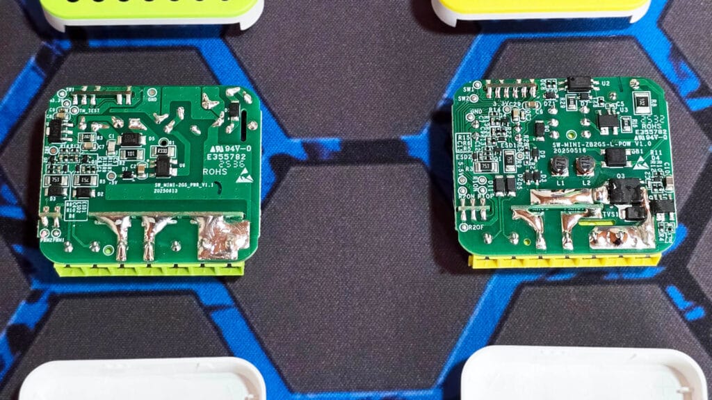 Sonoff MINI DUO & MINI DUO-L Zigbee Switch Modules Review SmartHomeScene Open Bottom View