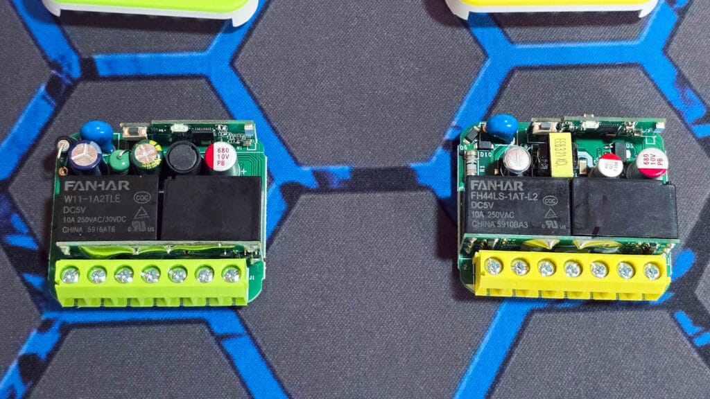 Sonoff MINI DUO & MINI DUO-L Zigbee Switch Modules Review SmartHomeScene Open Top View