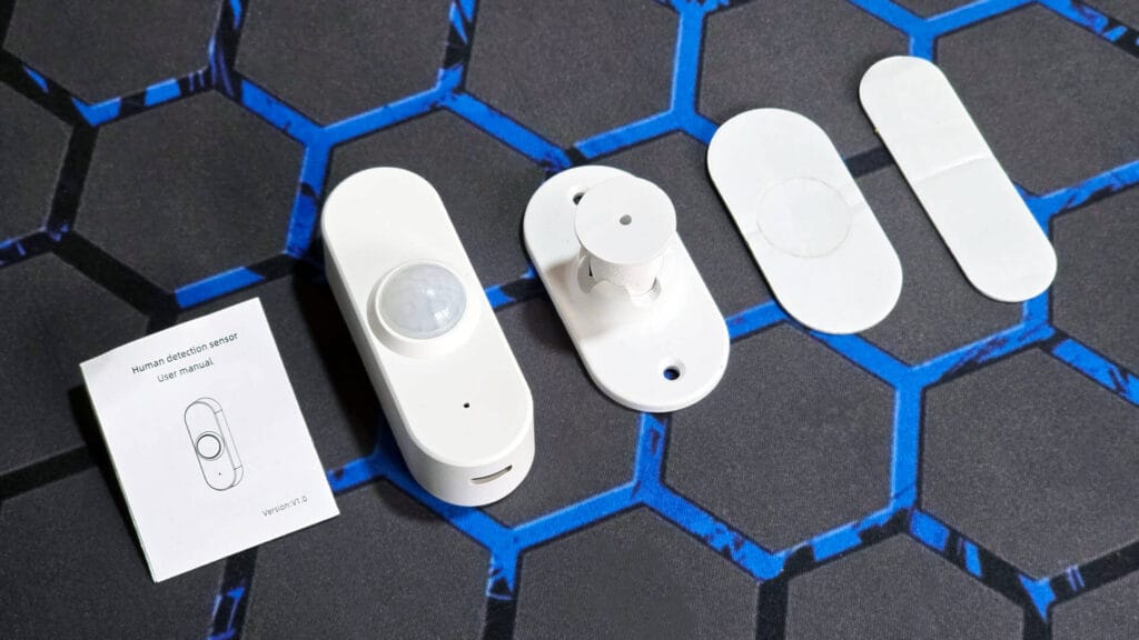 Tuya Zigbee Battery Presence Sensor ZG-204ZH Review SmartHomeScene: Package Contents