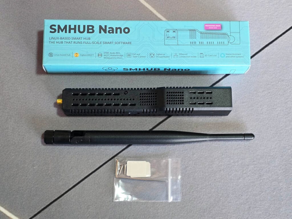 SMLight SMHUB Nano MG24 Package contents