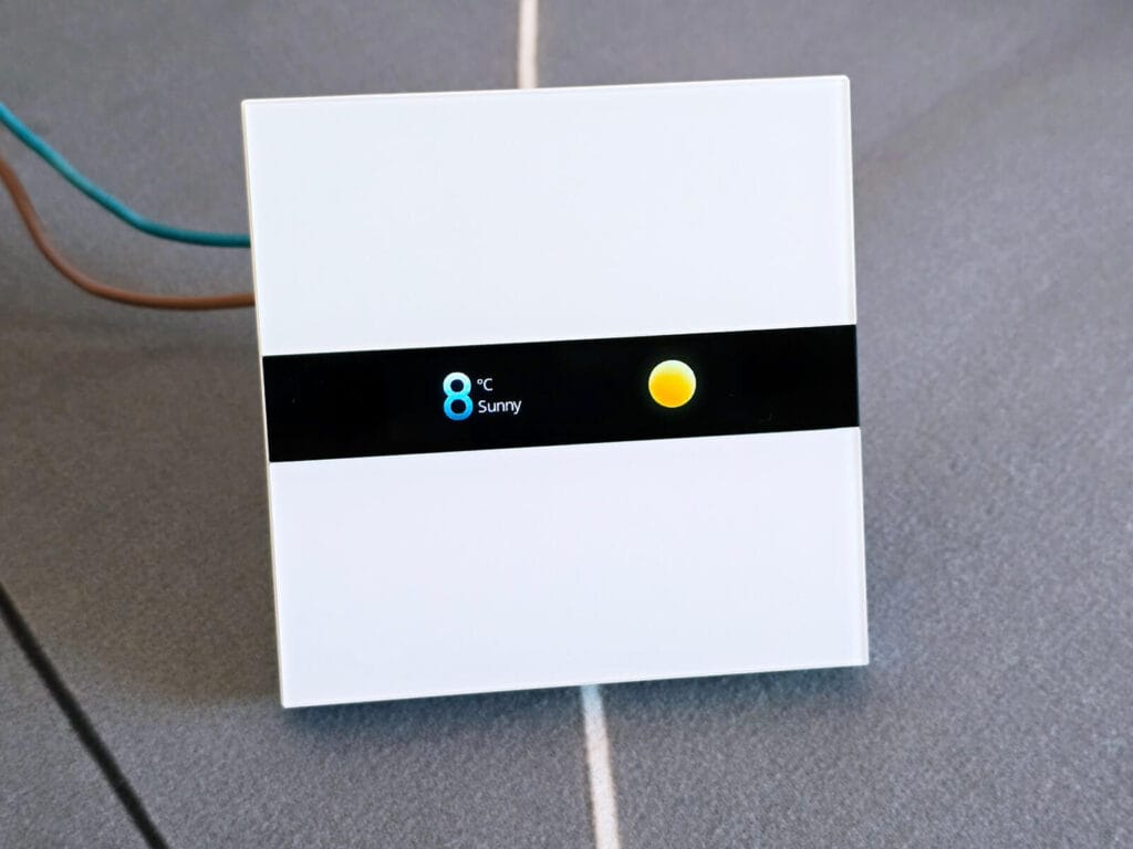 Aqara Display Switch V1 Zigbee2MQTT Integration by SmartHomeScene: Weather Conditions