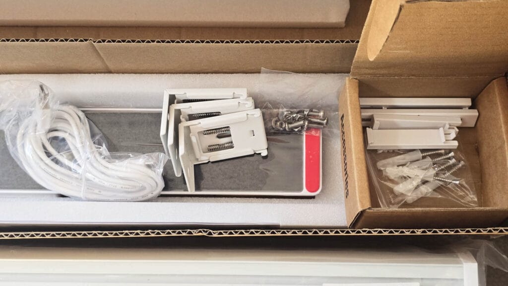 Graywind Shagrila Shades Review SmartHomeScene: Packaging and Hardware 4