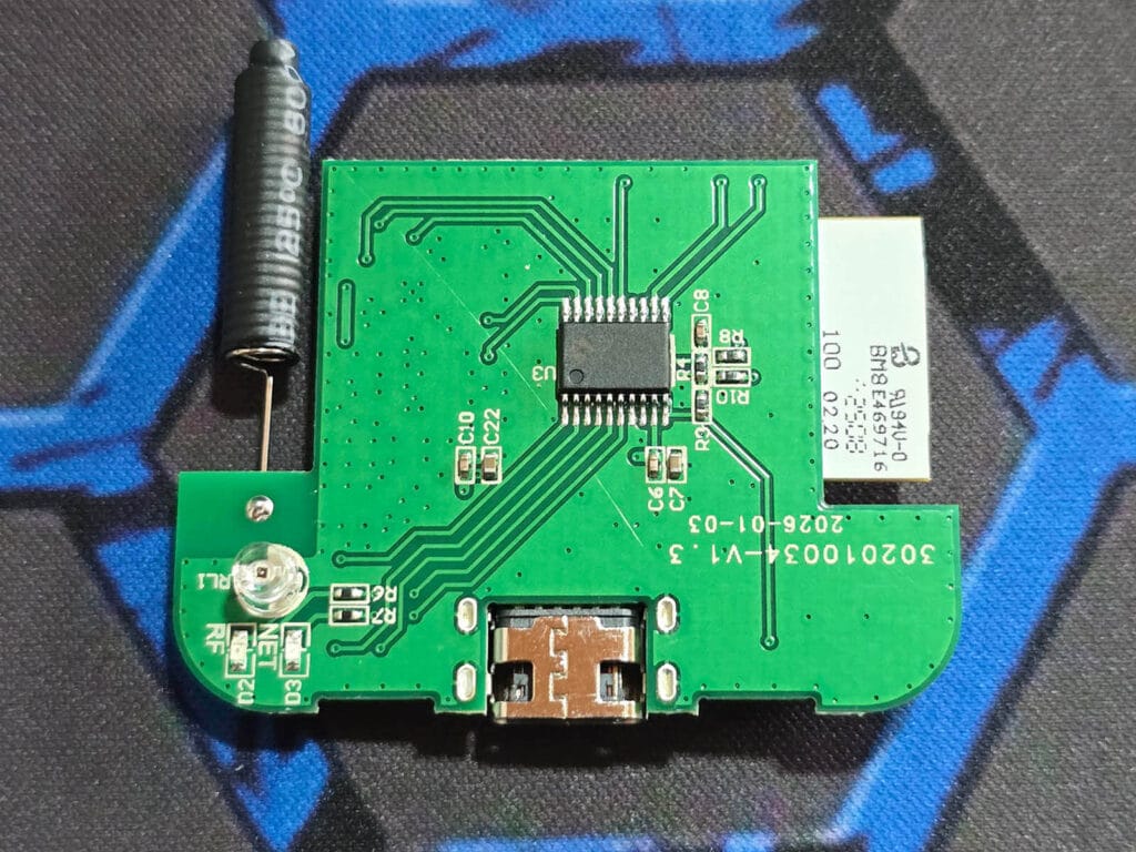 Tuya Zigbee RF Cloner ZRF01 Review SmartHomeScene: PCB Bottom