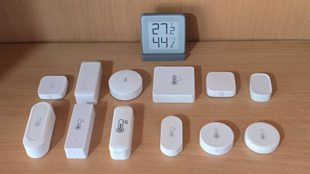 Zigbee Temperature Sensor Comparison by SmartHomeScene: Installed in office
