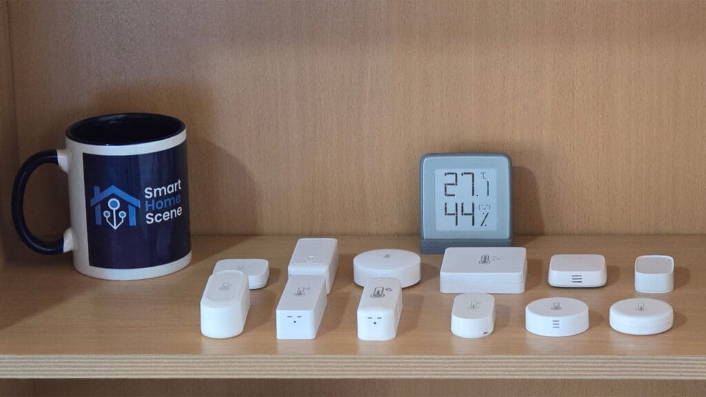 Zigbee Temperature Sensor Comparison by SmartHomeScene: Installed in office
