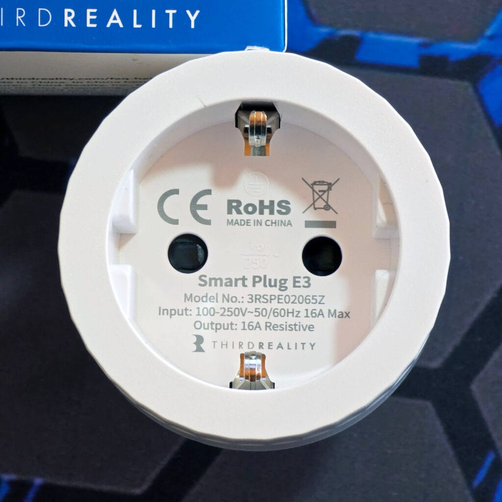 Thirdreality Smart Plug E3 Review SmartHomeScene: Front View 2