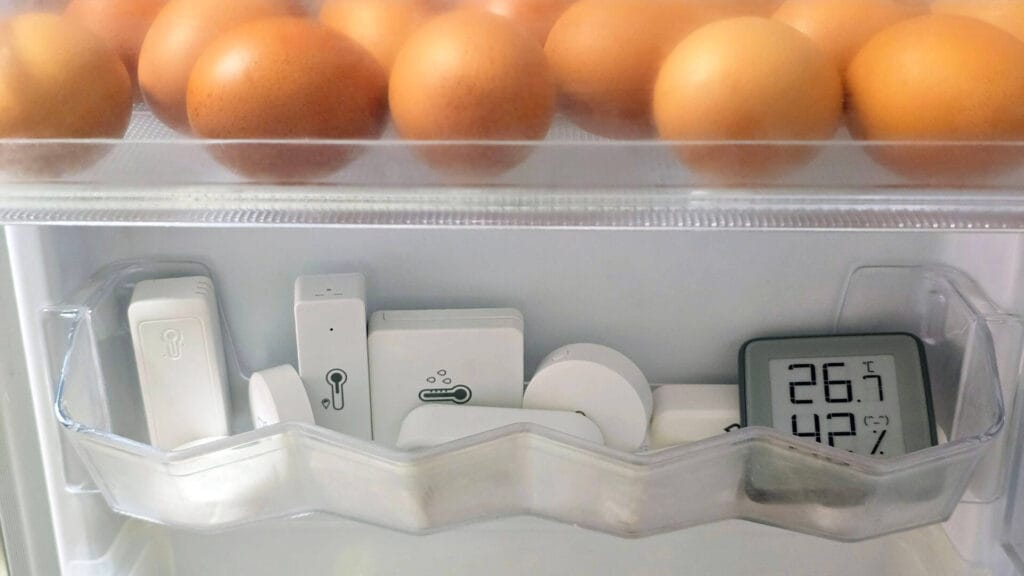 Zigbee Temperature Sensor Comparison by SmartHomeScene: Fridge